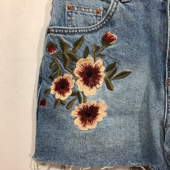 Topshop Moto Mom Floral Embroidered Denim Shorts - Picture 6 of 15